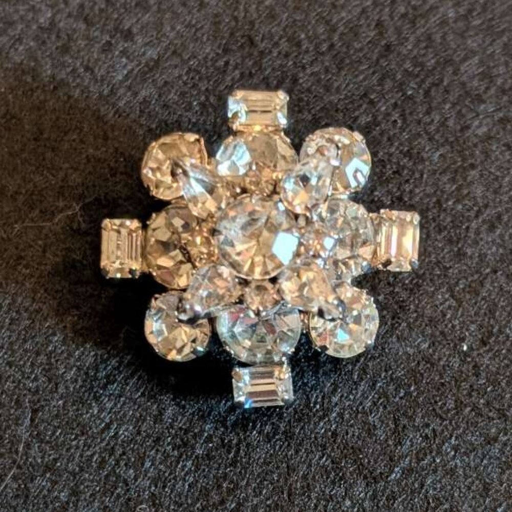La Rel Vintage Rhinestone Crystal Brooch Signed